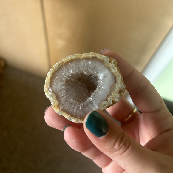 ❌✨ SOLD Quartz geode crystal FREE add on!! - Picture 1 of 3